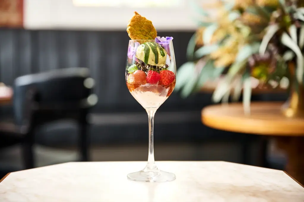 東京ステーションギャラリー×TOKYO STATION CAFE展覧会「ニコライ・アストルップ 創造する庭」開催記念ノルウェーの自然を表現した『コラボレーションパフェ』を期間限定販売！ 画像 2