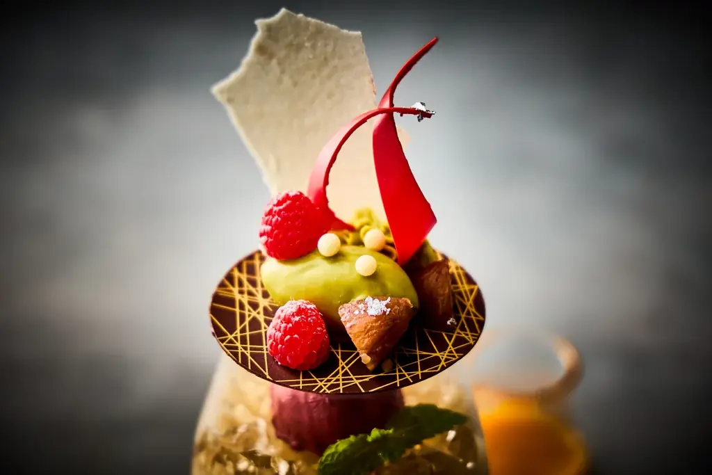 【ホテルメトロポリタン】メザニンラウンジ「すずかけ」マロンとチョコレートが織りなす至福のひととき「Seasonal Parfait」 画像 2