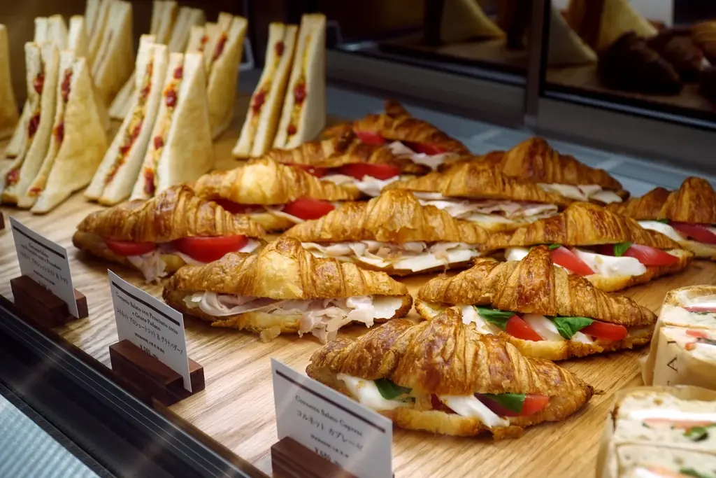イータリー丸の内店のエントランスカウンターがリニューアルオープン！充実のメニューで、店内でのお食事からテイクアウトまで、本格イタリアンをもっと身近に。 画像 4