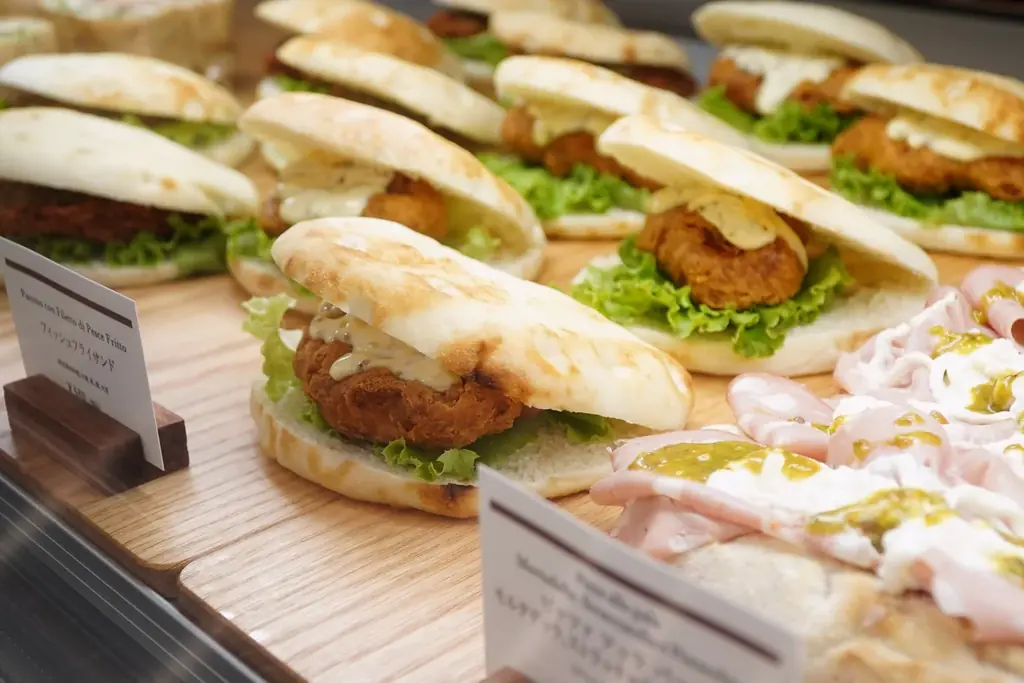 イータリー丸の内店のエントランスカウンターがリニューアルオープン！充実のメニューで、店内でのお食事からテイクアウトまで、本格イタリアンをもっと身近に。 画像 6