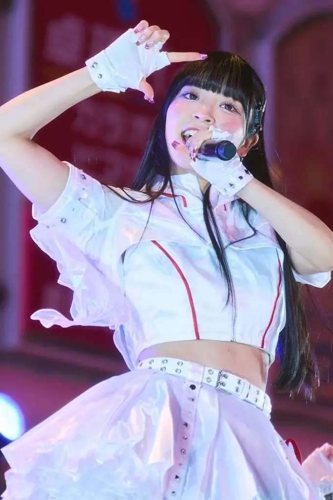 注目の新星アイドルグループ『瞬間恋愛』、歌舞伎町で鮮烈プレデビュー！次長課長・河本準一も登場し、札幌コレクション出演＆デビューライブ開催を電撃発表！ 画像 4