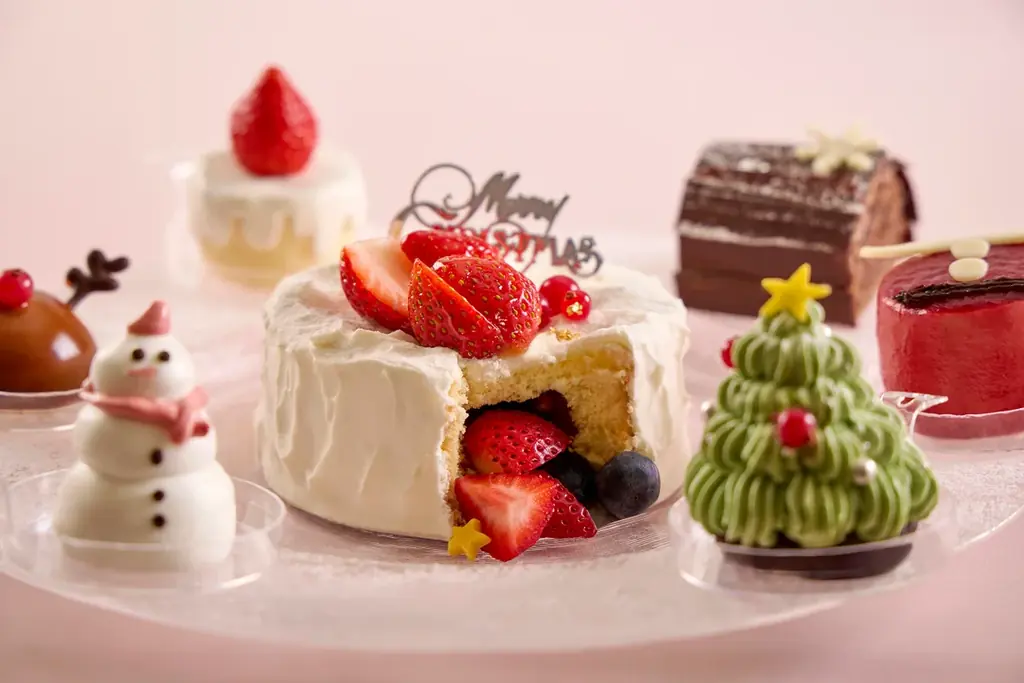 【リーガロイヤルホテル京都】ガラスのクロッシュに隠された、クリスマスの贈り物「クリスマスアフタヌーンティー～Sweet Noël～」 販売 画像 2