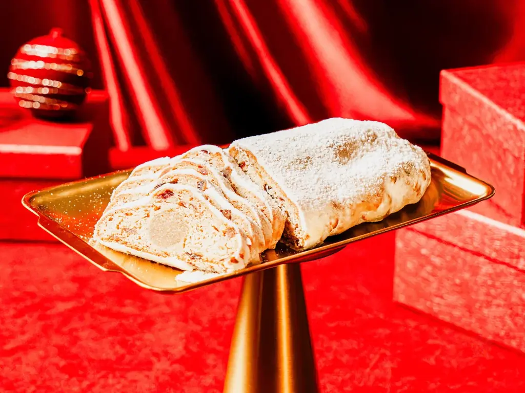 新作は5つのフレーバーの「アイスクリームケーキ」と大人でリッチな味わいの「真っ赤なリースのケーキ」クリスマスケーキコレクション2026｜沖縄・ラグナガーデンホテル 画像 5