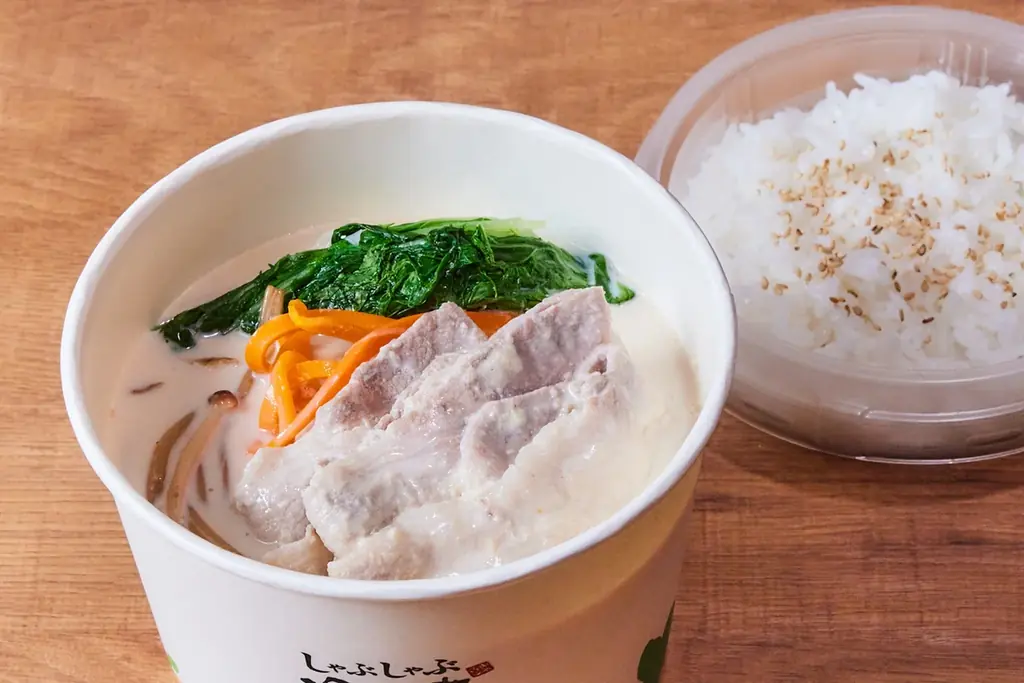 「しゃぶしゃぶ温野菜」自慢のおだしを自宅でも！秋の贅沢「豆乳ポルチーニ鍋」テイクアウト・デリバリー開始！ ～1/2日分の国産野菜と厳選肉を楽しむ「食べるスープ」に新作登場～ 画像 3