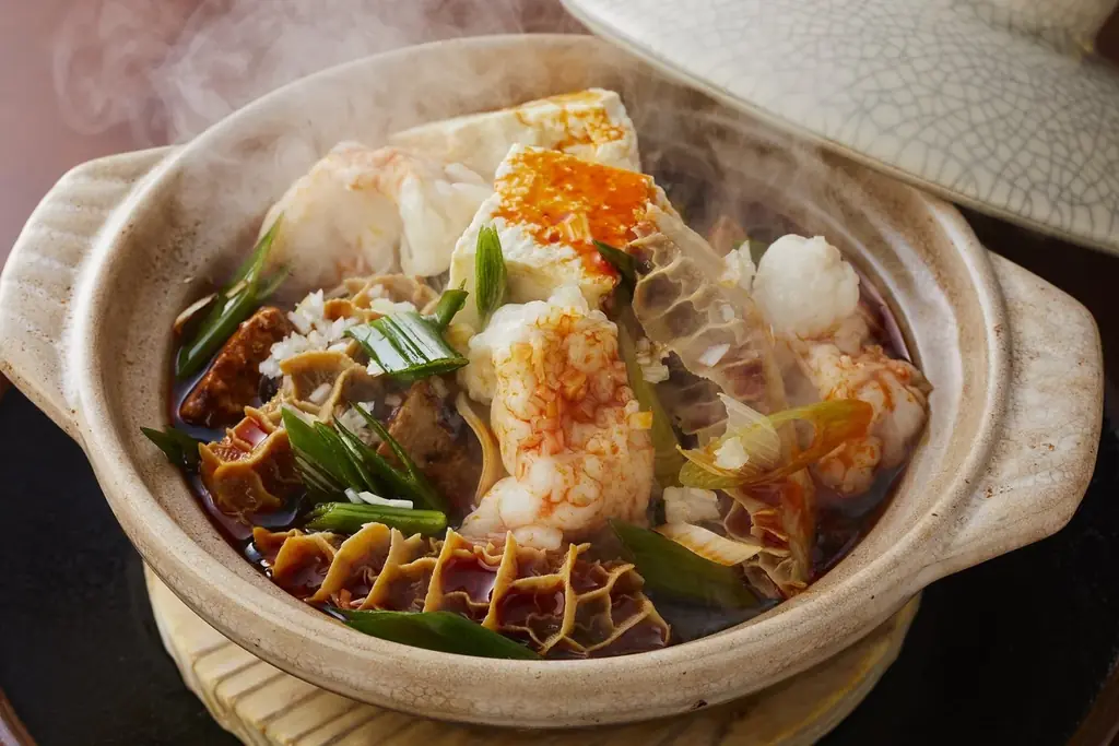 【大阪・十三】ホテルプラザオーサカの中国料理「大湖苑」、新料理長に藤本真吾が就任。2027年のサウナ新設を見据えた”辛旨サウナ飯”ホルモン土鍋麻婆豆腐など一押し4品を紹介 画像 2