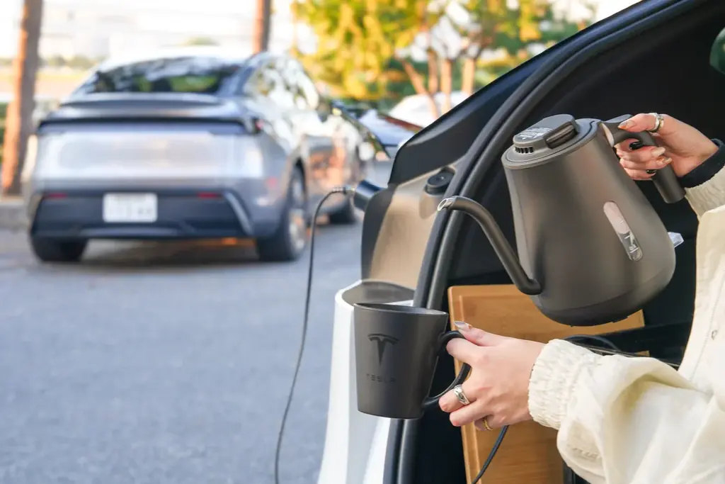 新しいModel 3とModel Y、Model Y L – おでかけも、もしもの備えも、テスラの電気で。 画像 13