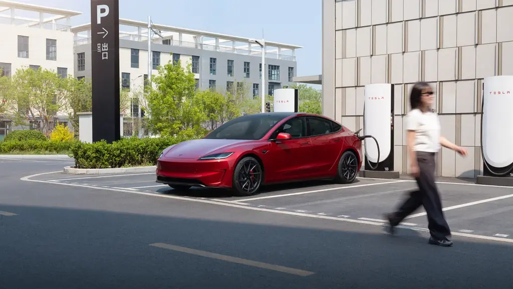 新しいModel 3とModel Y、Model Y L – おでかけも、もしもの備えも、テスラの電気で。 画像 5