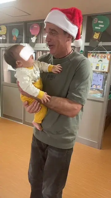 K-1レジェンドが本物のサンタに。ピーター・アーツと川畑秀雄監督、児童養護施設9カ所以上の支援から生まれた絆。旧千葉真一邸で子どもたちとBBQ・薪割り・大自然ハナのサンタ聖地の冬休み！ 画像 6