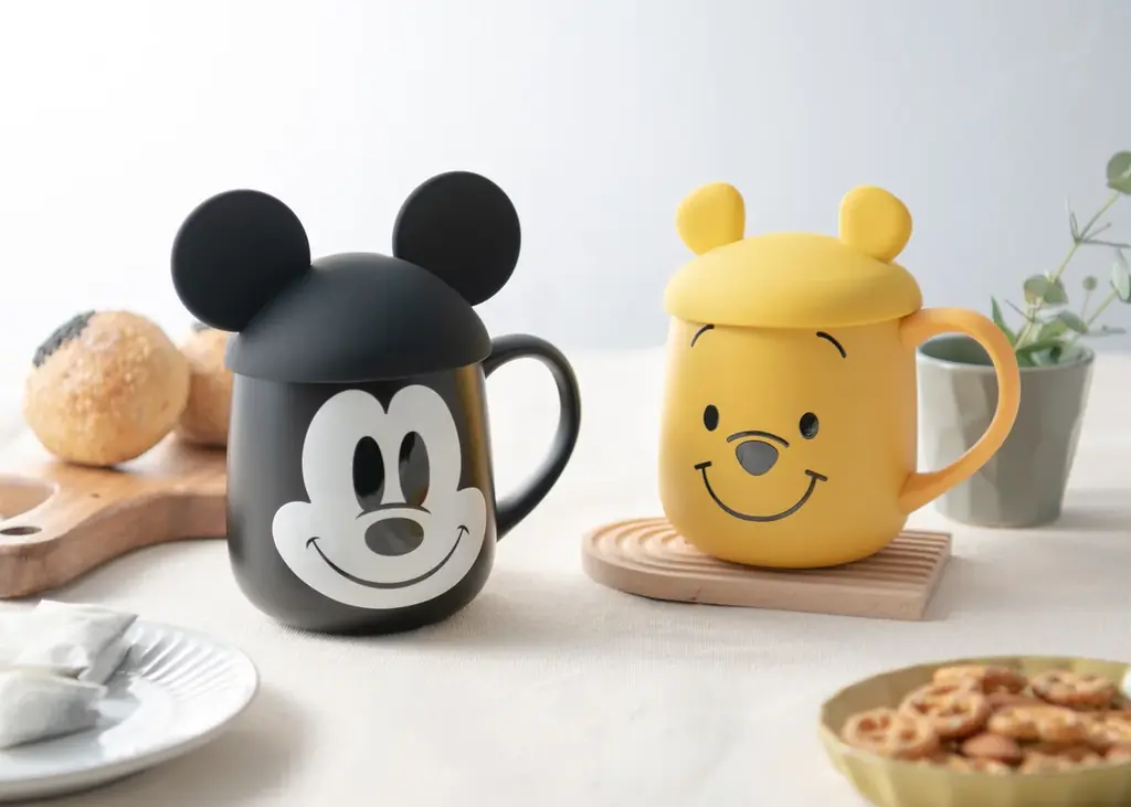 ミッキー＆プーさんの耳型フタがかわいい！『蓋付フェイスマグ』11月2日（月）新発売 画像 1