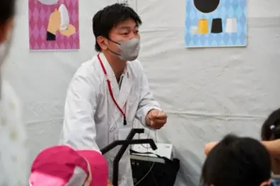 【リソー教育グループ】今年もキネコ国際映画祭へ協賛～親子で挑む新企画「学ぶ！謎解きラリー」＆大好評の「科学マジック体験」を開催 画像 4
