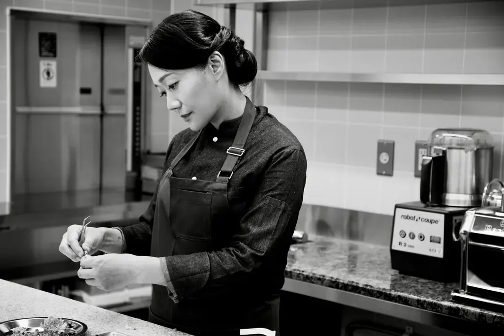 [ 2026年10月27日(火)10:00〜 ] 一皿を味わい人生の渇望に触れるイマーシブシアター「百年目の晩餐 LONGING」チケット発売 画像 9