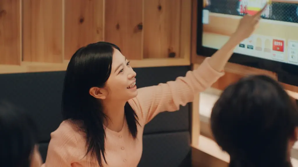 幼少期からのスシローファン！桜田 ひよりさんを新TV-CMに起用　いつもの友達と過ごすテンションそのまま！リアルで無邪気なリアクションが満載！＜2026年10月28日（水）全国放映スタート＞ 画像 3