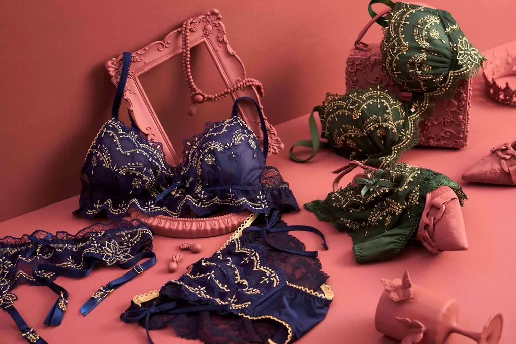 【Risa Magli】ときめきを、ドレスアップ。リサマリのクリスマスコレクション「Color me Merry」先行予約スタート。 画像 7