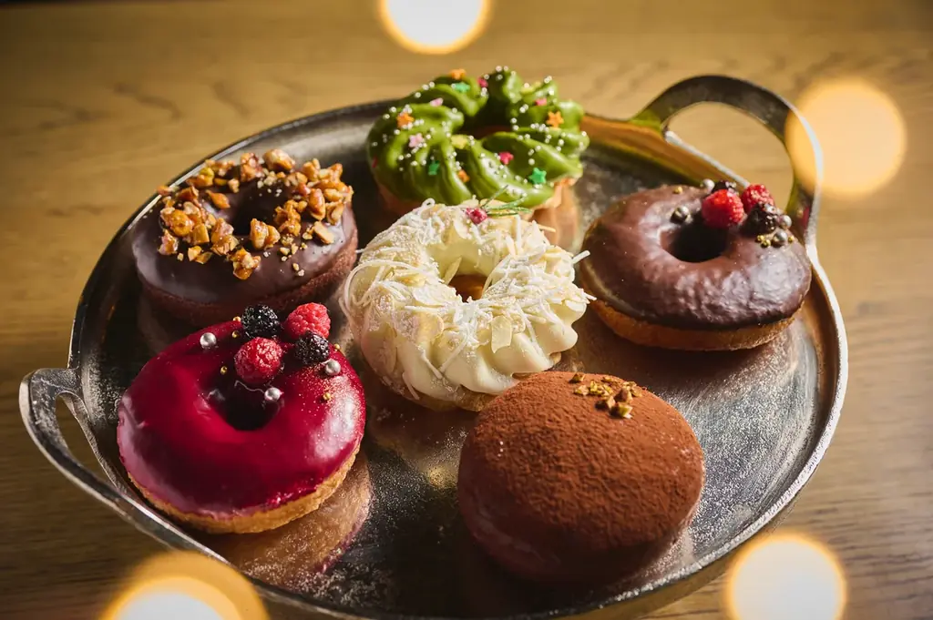【RACINES DONUT】大切な人と過ごす、あたたかなクリスマス。限定ドーナツ6種と定番シュトーレンが11月12日(木)より登場 画像 2