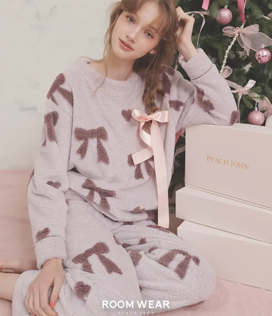 【PEACH JOHN ROOM】ホリデーシーズンを彩る「HOLIDAY COLLECTION」が登場。リボンモチーフのルームウェアを10月28日より発売。 画像 5