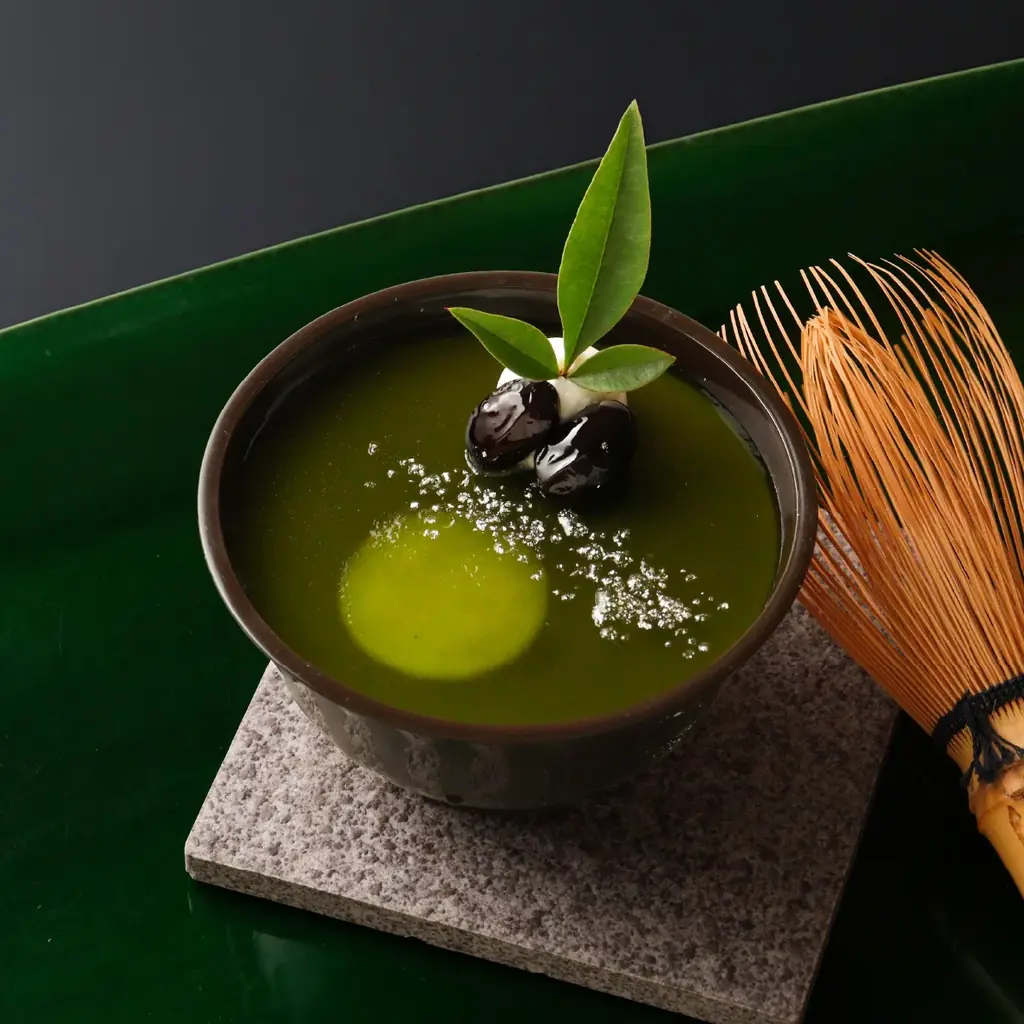 【京都・バイカル下鴨本店】京漆器のような「鏡面美」をグラサージュケーキで表現。艶やかな本店新作ケーキを11月から販売開始。 画像 4