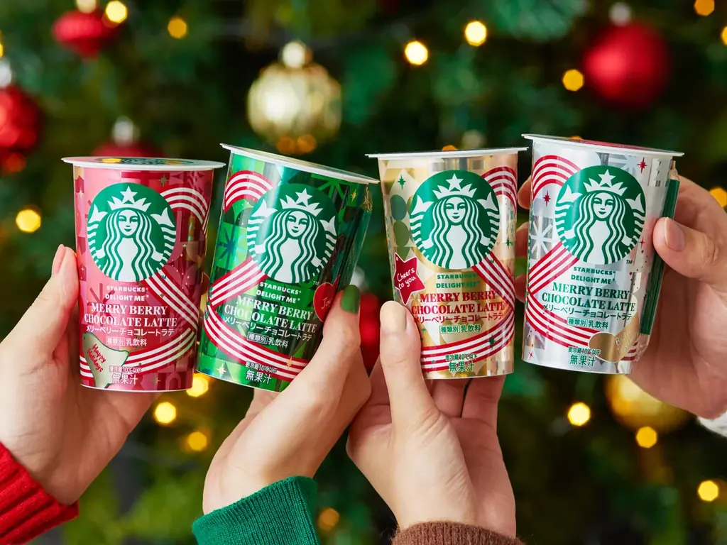 大切な人に贈るワクワクなホリデーを。スターバックス® チルドカップ 「DELIGHT ME® メリーベリーチョコレートラテ」11月3日（火）より期間限定発売 画像 4