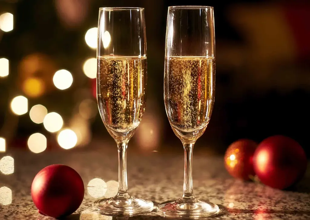 ジュニアスイートで味わうルームサービスディナー。ふたりだけの聖夜を彩るクリスマス宿泊プラン 画像 2