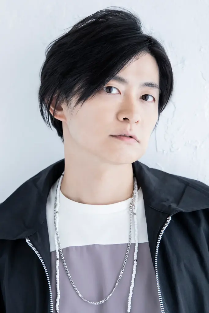 スーツ姿の大人が本気で鬼ごっこ!?鬼に追い詰められた【声優・下野紘】が発動した秘技「スーパーバリア～！！」ってナニ!? 大切な愛車を常に見守るトヨタのコネクティッド機能を全力でご紹介！ 画像 15
