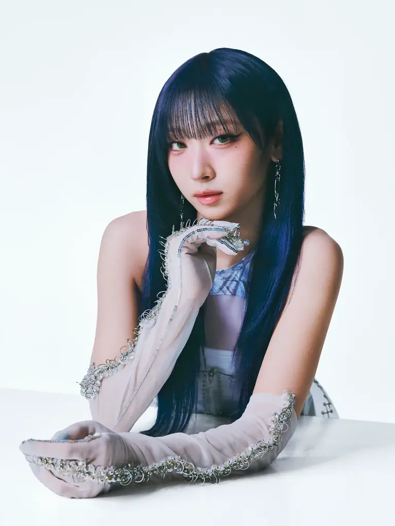 HANA、7か月ぶりとなる新曲「Slidin」を10月29日(木)に配信リリース決定。“誰にも縛られない自由なマインド”を描くR&Bナンバー。MAHINAが描き下ろした配信ジャケット写真も公開 画像 4