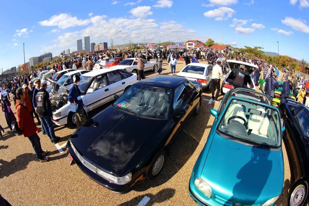 トヨタスポーツ800や日産フェアレディ240ZGなど希少なネオクラシックカーが高槻市に 画像 1