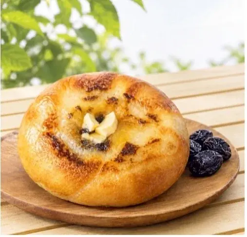注目のチーズブリュレベーグルにカリフォルニアプルーンを使用！原宿の人気韓国ベーカリーカフェ「MUUN Seoul」で11月限定販売 画像 2