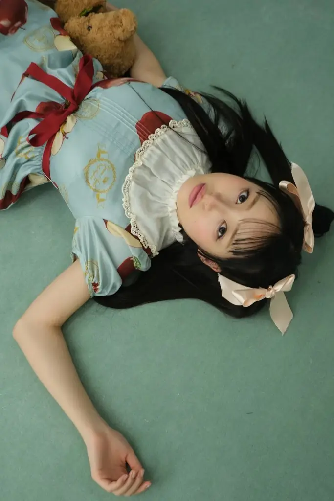 白濱美兎、ドールメイク姿を公開　二十歳イベントは11月23日