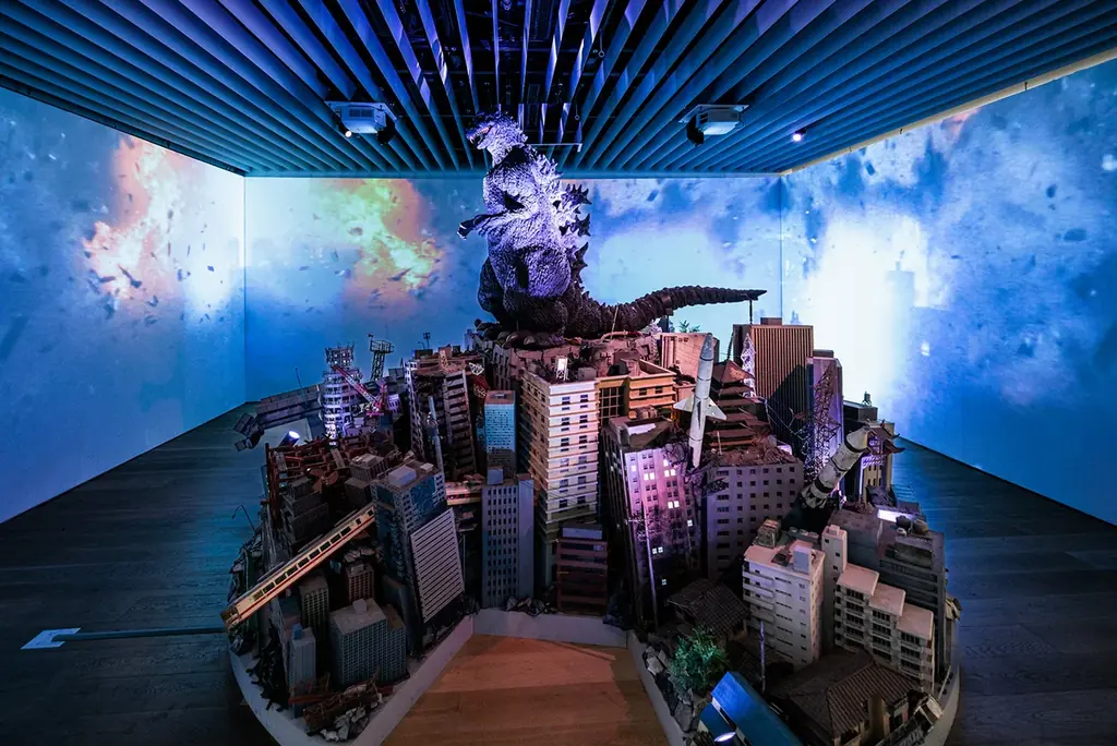 【鳥取県立美術館】ゴジラ生誕70周年記念 「ゴジラ・THE・アート展」2027年2月11 日（木・祝）～ 4月11日（日）開催　東宝映像美術製作の迫力のジオラマや、歴代映画ポスターも集結！ 画像 5