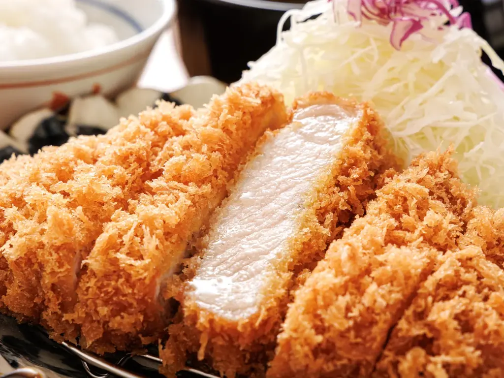 【埼玉・ふじみ野市に初出店】熟成三元豚の厚切りとんかつ×食べ放題の3種大かまどごはん！『厚切りとんかつ よし平 ふじみ野店』11/4（水）OPEN！ 画像 2