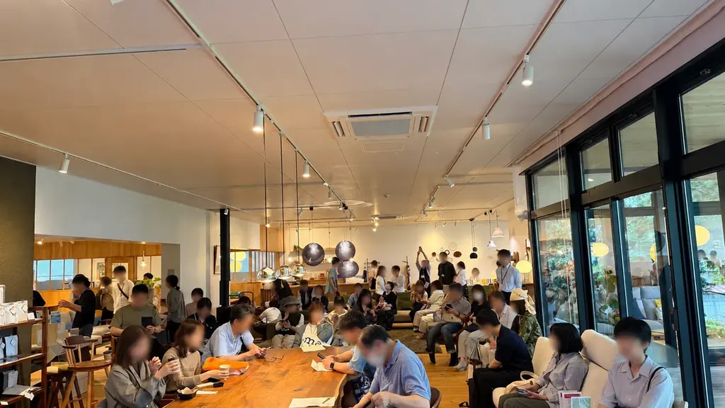 人口約4.7万人の朝倉に、新しい文化の拠点を。家具と本が出会う書店「AMA BOOKS」12月4日オープン 画像 4