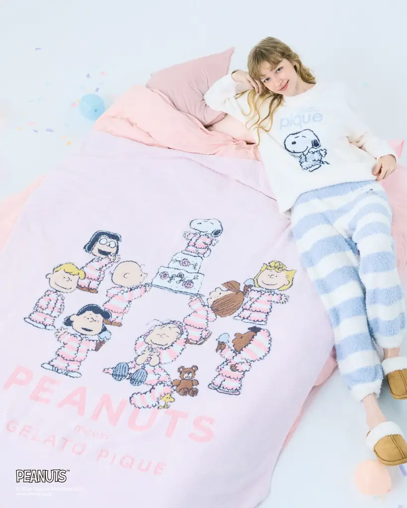 【gelato pique 】PEANUTSとの記念すべきコラボレーション10周年！ジェラート ピケのシグネチャーであるボーダー柄ルームウェアを着たスヌーピーたち10キャラクターの特別なアートが登場 画像 24