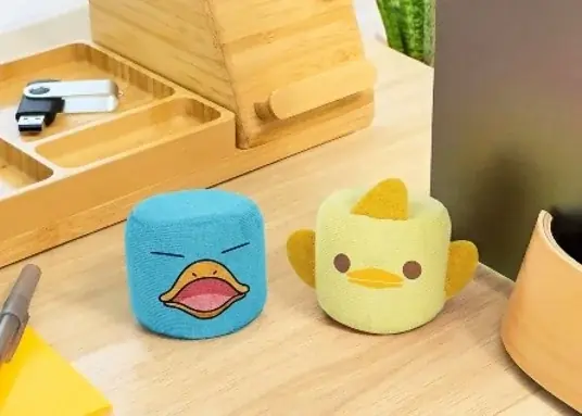 ぎゅっと楽しむ新感覚の「ぴよりん」が手のひらサイズYogibo「Squeezibo」で登場！ 画像 4