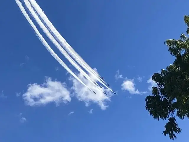 【埼玉県狭山市】入間航空祭の航空ショーを芝生から優雅に観賞！上奥富運動公園で「かみおくPARK PICNIC」を11月3日（文化の日）に開催 画像 2