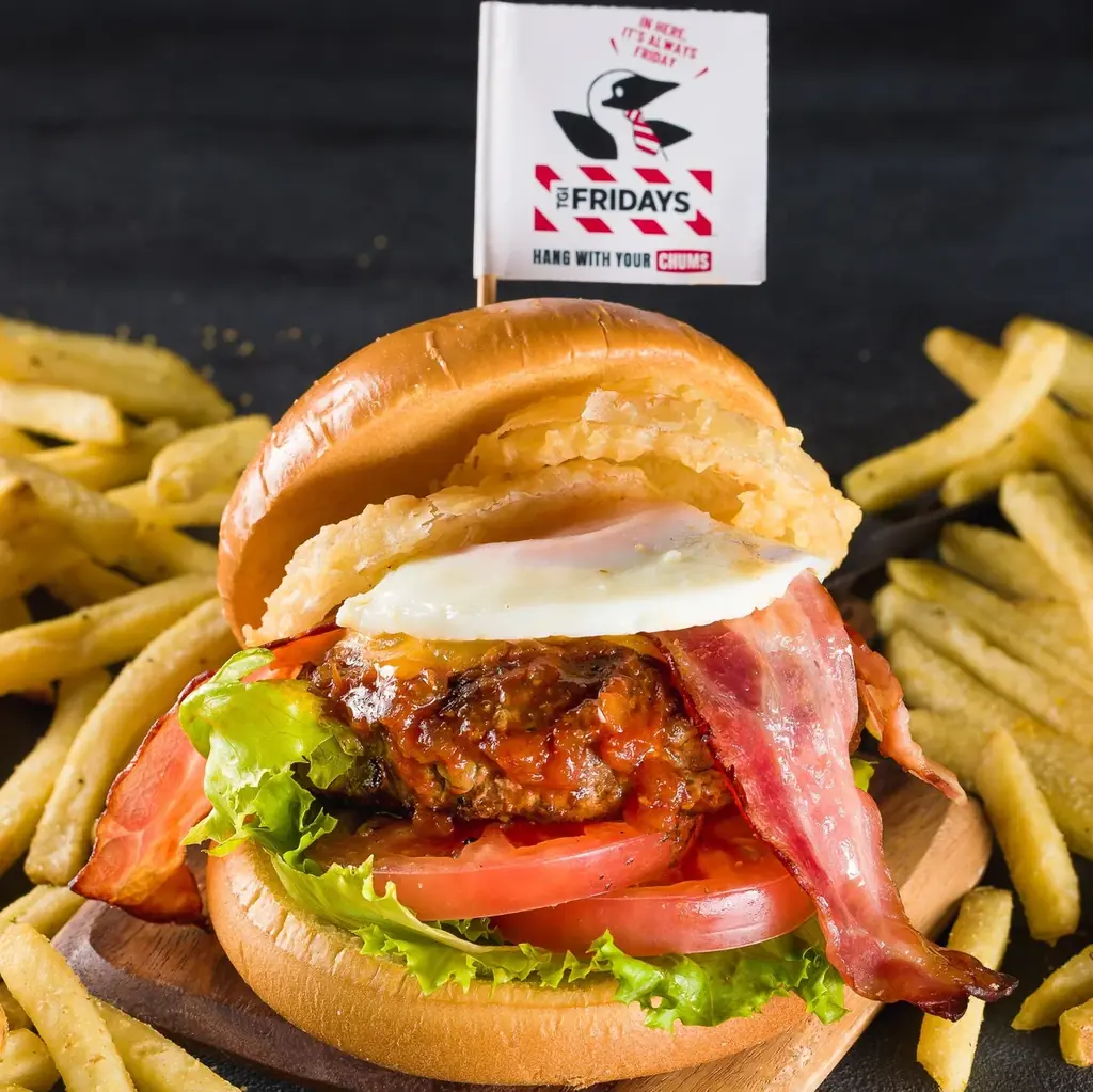 【TGI フライデーズ】アメリカンの夏、はじまる! CHUMS x TGI FRIDAYS 初コラボで、ポップでおいしい冒険へ。 画像 2