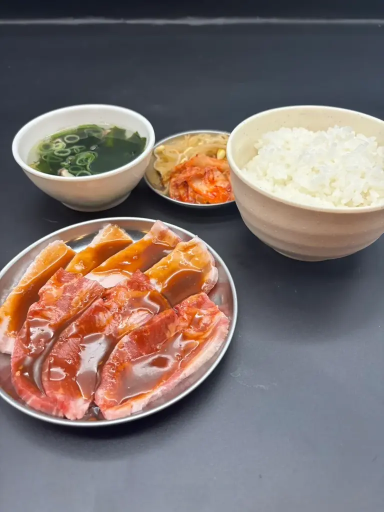 【コメの値上げに負けません！】ランチ限定で『ごはん無限食べ放題！』｜焼肉ホルモンまるよし精肉店 画像 5