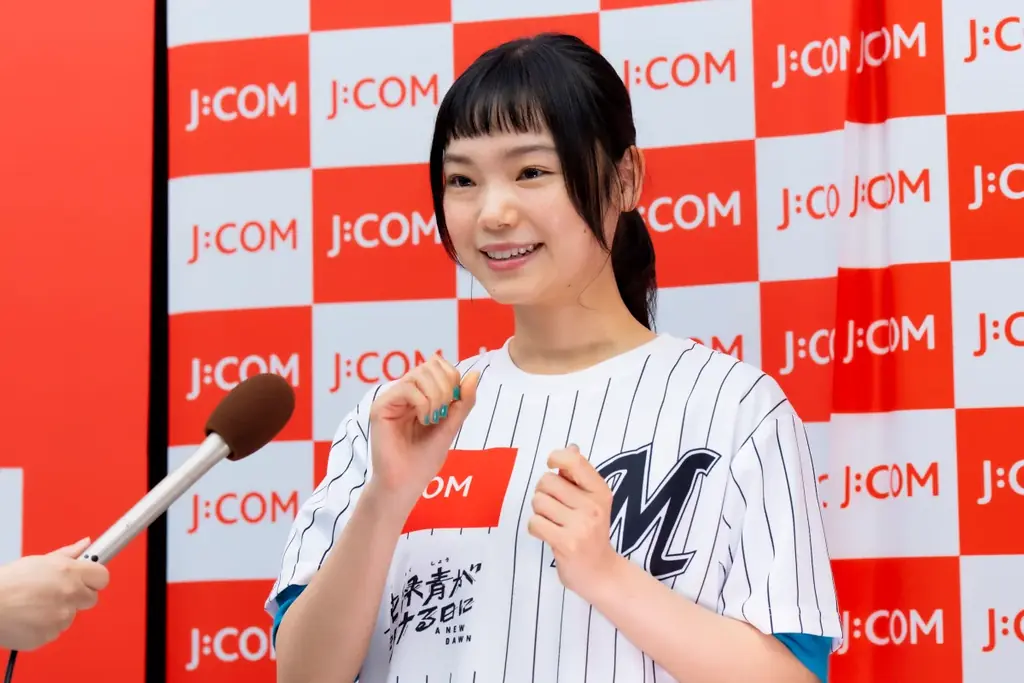 古川琴音さんがZOZOマリンスタジアムに登場　観客の声援をパワーに、人生初のファーストピッチセレモニーに挑戦! 画像 2