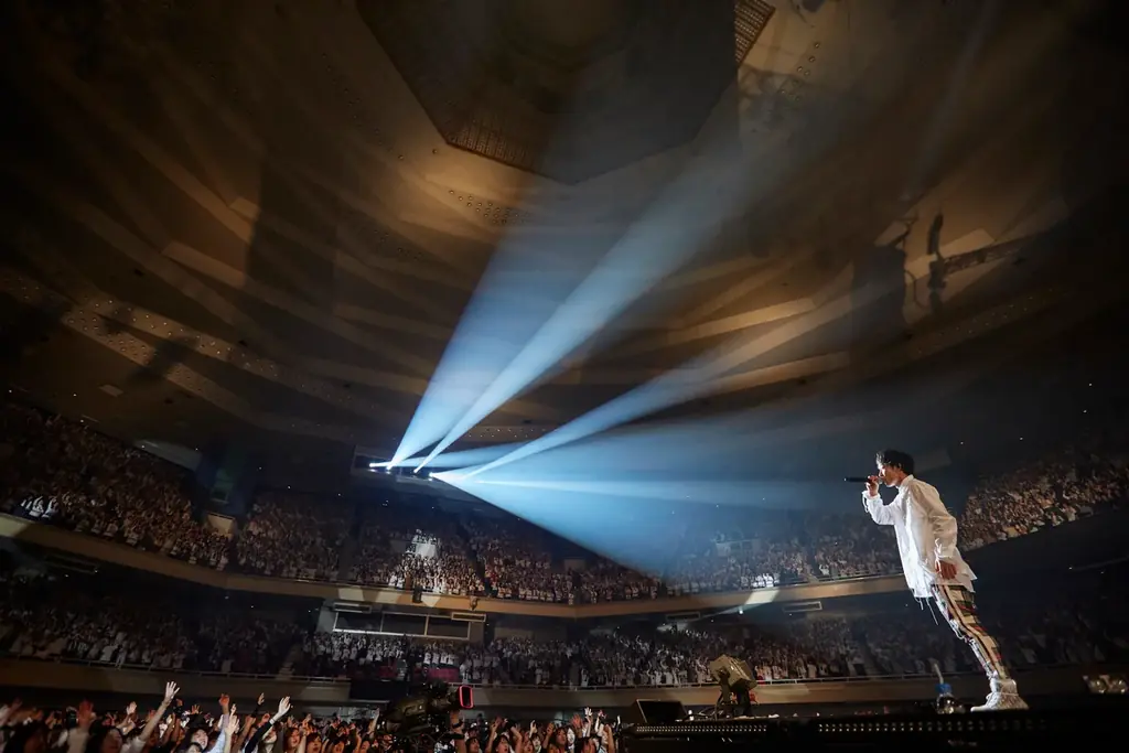 UVERworld 結成25周年&デビュー20周年を記念した東京ドーム公演がWOWOWで独占放送・配信決定!さらに東京ドーム公演直前に開催されたライブハウス公演など9月から3カ月連続特集! 画像 5