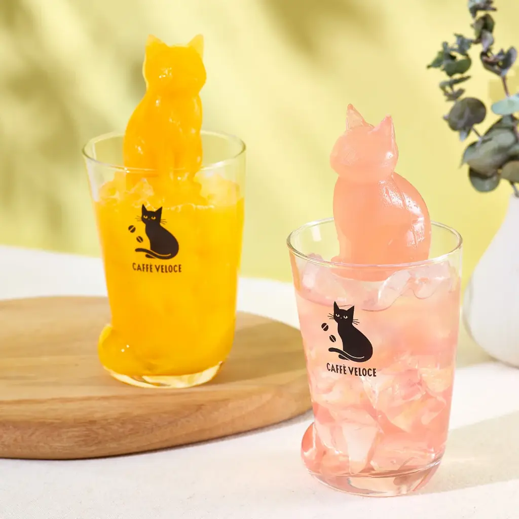 『カフェ・ベローチェ』、「黒ねこ サマーバッグ2025」を７月1日より新発売　写真映え抜群！立体的な“ねこ氷”が作れるトレーや巨大肉球をデザインしたねこ足グラスなど、キュートなアイテムが盛りだくさん。 画像 6