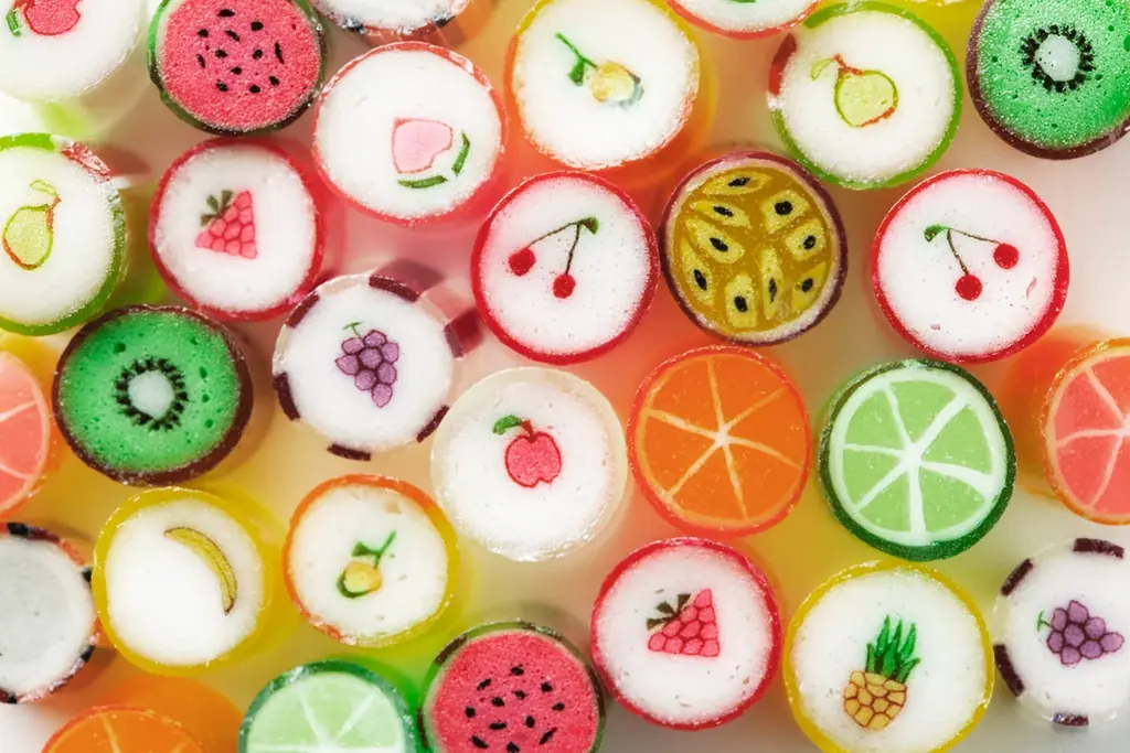 “体験” を軸につくられた次世代型ショップでの職人による飴作りはまるで、ステージパフォーマンス！ルミネ有楽町 LUMINE STREETにPAPABUBBLE 有楽町店がグランドオープン 画像 3