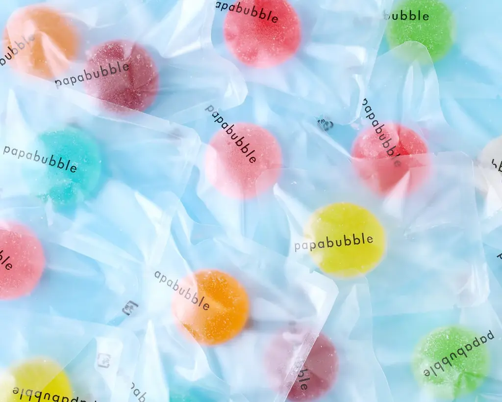 “体験” を軸につくられた次世代型ショップでの職人による飴作りはまるで、ステージパフォーマンス！ルミネ有楽町 LUMINE STREETにPAPABUBBLE 有楽町店がグランドオープン 画像 5