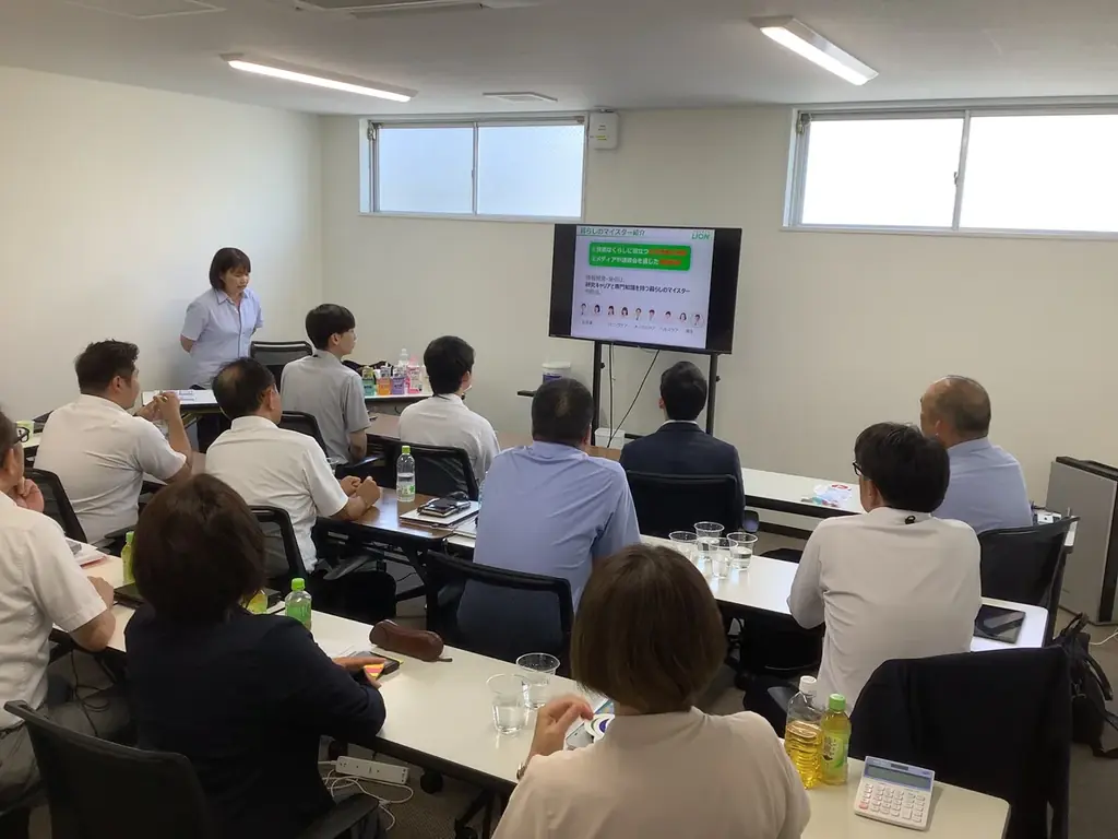 制服はお家で洗おうキャンペーン第2弾スタート！　約2万名に「アクロンやさしさプレミアム・洗濯魔法BOOK」をプレゼント　～カンコーとライオンが連携して制服の家庭洗濯をサポート～ 画像 5