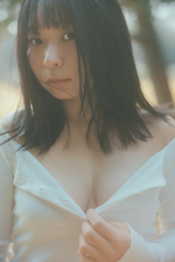 【初公開カットあり】社内騒然の好発進&初イベント決定!アンゴラ村長、初の本格グラビア写真集の表紙&タイトル解禁 画像 2