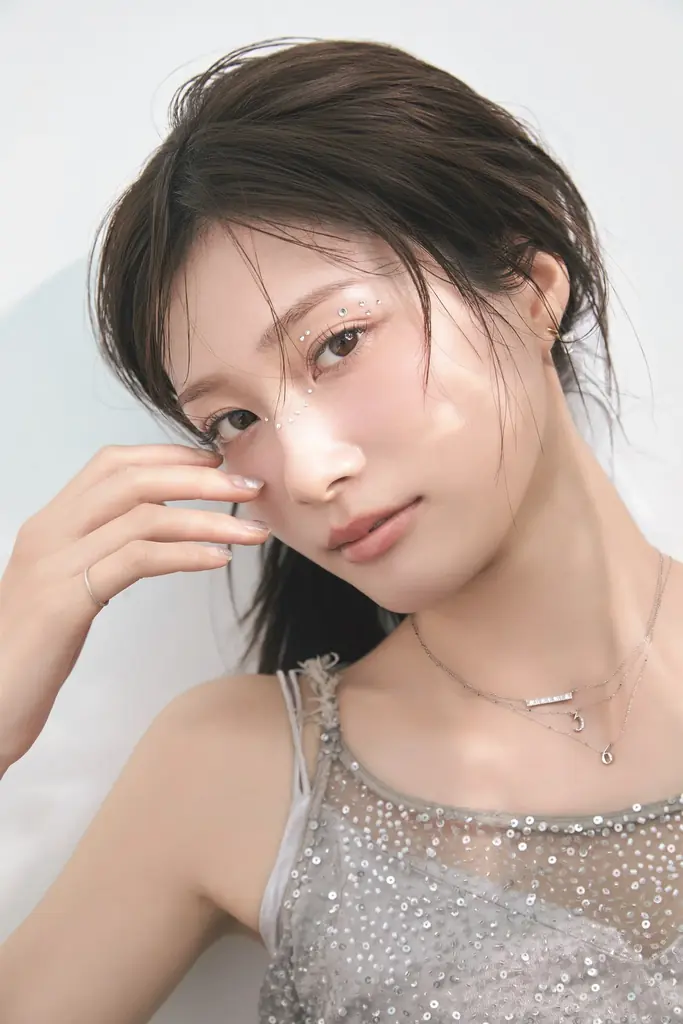 この夏の透明感はめるるがお手本♡　生見愛瑠　涼やかワンピで透き通る美肌を披露 画像 2