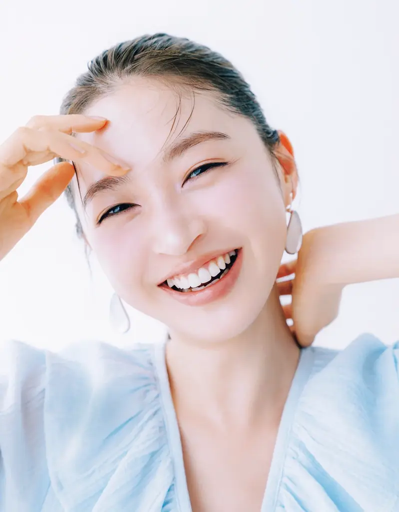 この夏の透明感はめるるがお手本♡　生見愛瑠　涼やかワンピで透き通る美肌を披露 画像 3