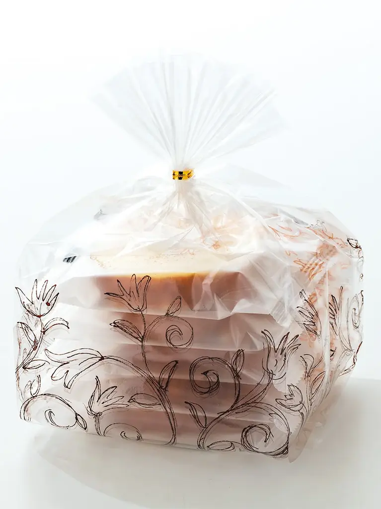 〈北菓楼のお中元 ・夏のおすすめ菓子特集 〉北菓楼小樽本館限定としてご好評のフルーツケーキ”果樹園の六月”も入った「焼き菓子プレミアムBOX」や「オレンジバウムクーヘン」が夏のティータイムを彩ります。 画像 14