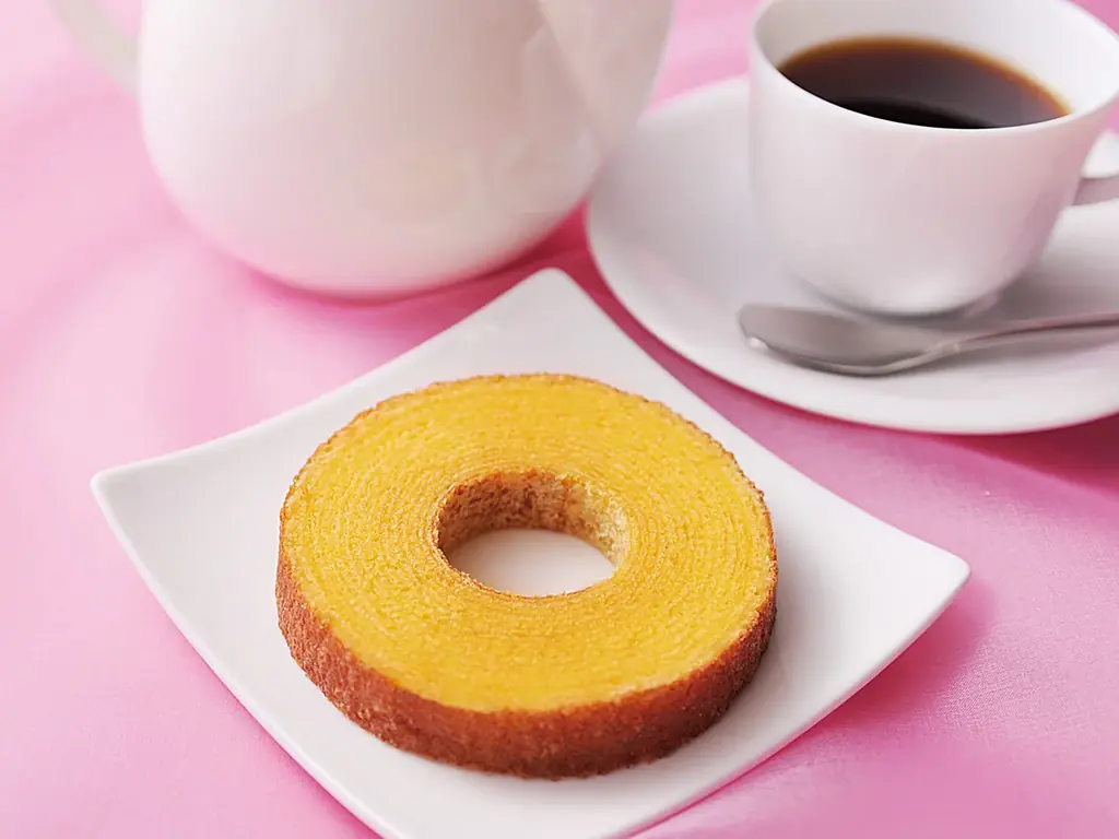 〈北菓楼のお中元 ・夏のおすすめ菓子特集 〉北菓楼小樽本館限定としてご好評のフルーツケーキ”果樹園の六月”も入った「焼き菓子プレミアムBOX」や「オレンジバウムクーヘン」が夏のティータイムを彩ります。 画像 15