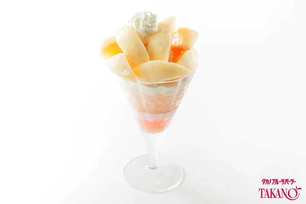【タカノフルーツパーラー】桃の季節到来。甘くとろける果肉をデザートに仕立てて楽しめるシーズナルメニュー。 画像 4