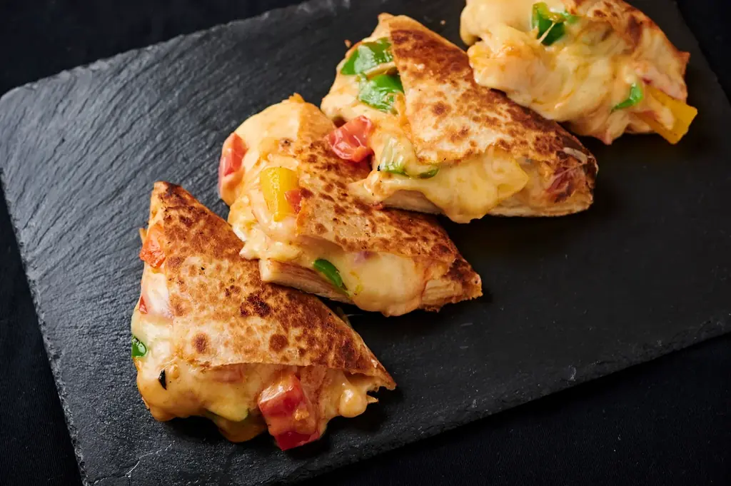 本格カレーエスニック料理店「スパイス研究所BistroMAD CHEFs池袋東口店」「スパイス研究所BistroMAD CHEFs池袋西口店」【6月にオープン！】 画像 3