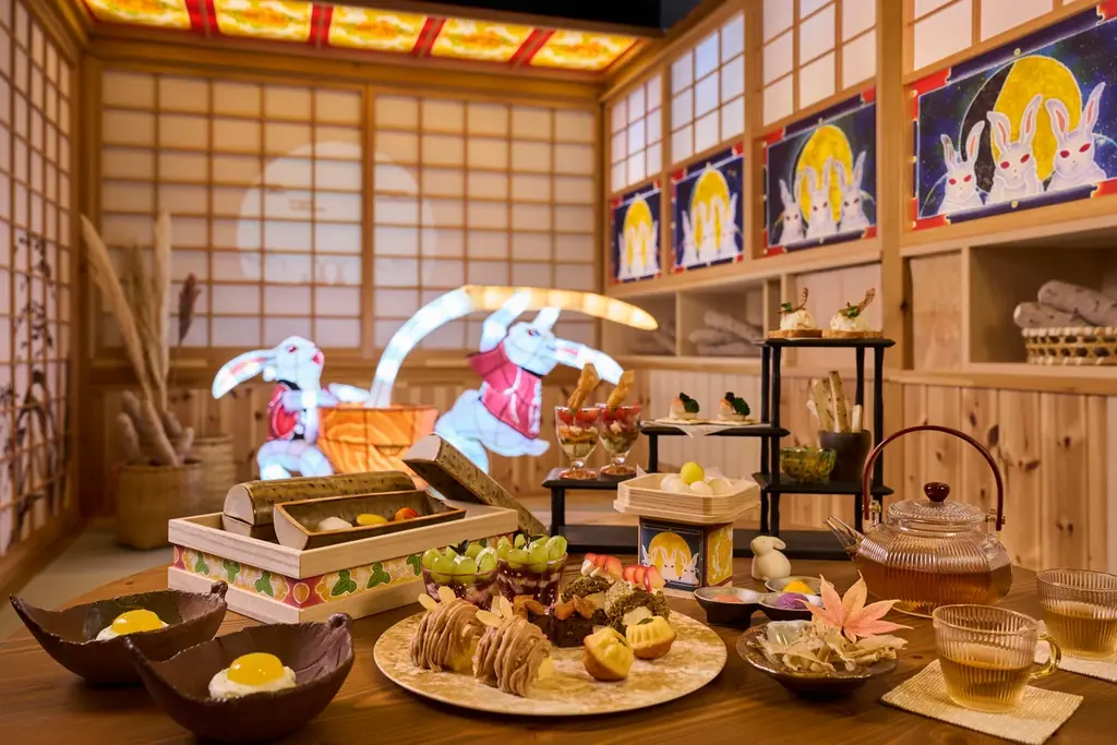 【青森屋】十五夜の別名「芋名月」にちなみ、青森の秋の味覚「長芋」を用いた15品が楽しめる「まんどろお月見アフタヌーンティー」提供 画像 1