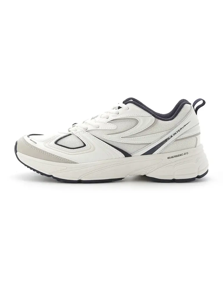 【emmi×FILA】emmiだけの特別な一足！今季は洗練されたムード漂うFILAシーズンフォーカスモデルの “INTERUN” 別注が登場 画像 3